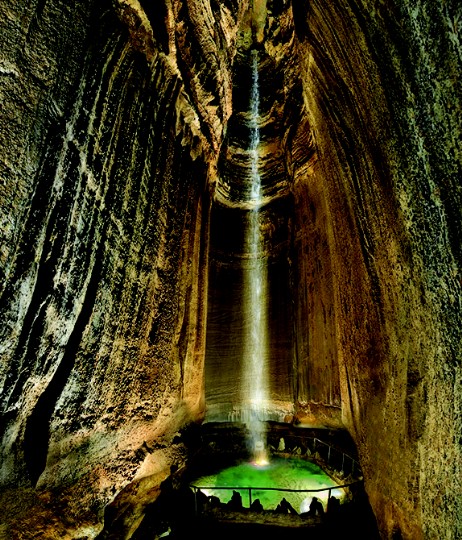 Ruby Falls - cave med vandfald